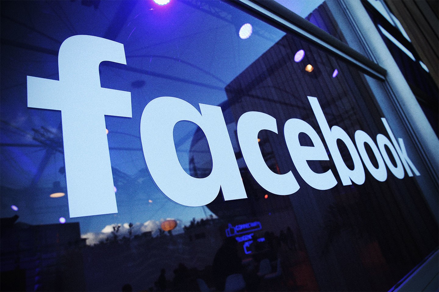 strategiya Facebook yüksəlişə keçir?